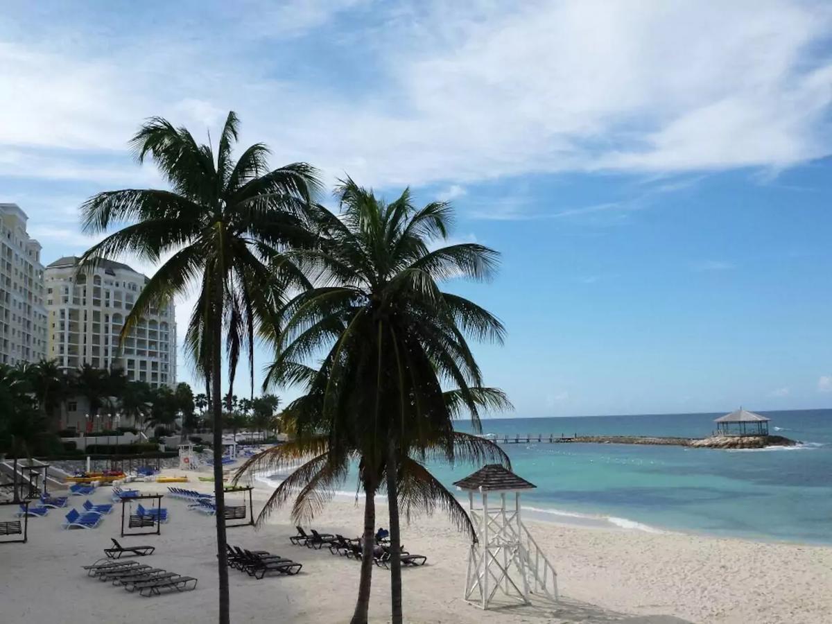 Luxury 2Br Home Facing Beach W/Pool Montego Bay #5 Exterior photo