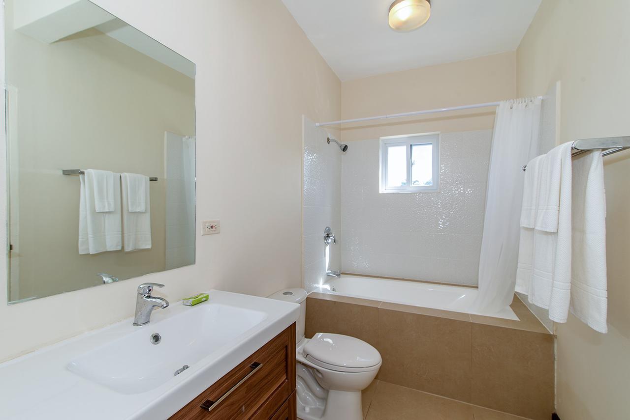 Luxury 2Br Home Facing Beach W/Pool Montego Bay #5 Exterior photo